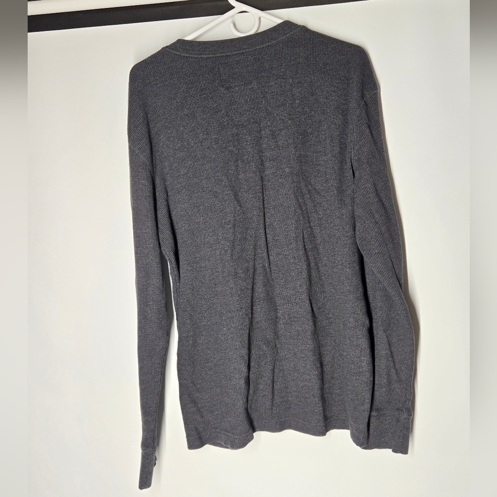 St. John's Bay Men's Charcoal Gray Waffle Henley V-Neck Sweater - Picture 2 of 4